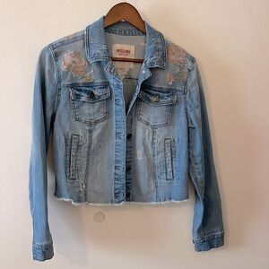 🌸 Embroidered Jean Jacket